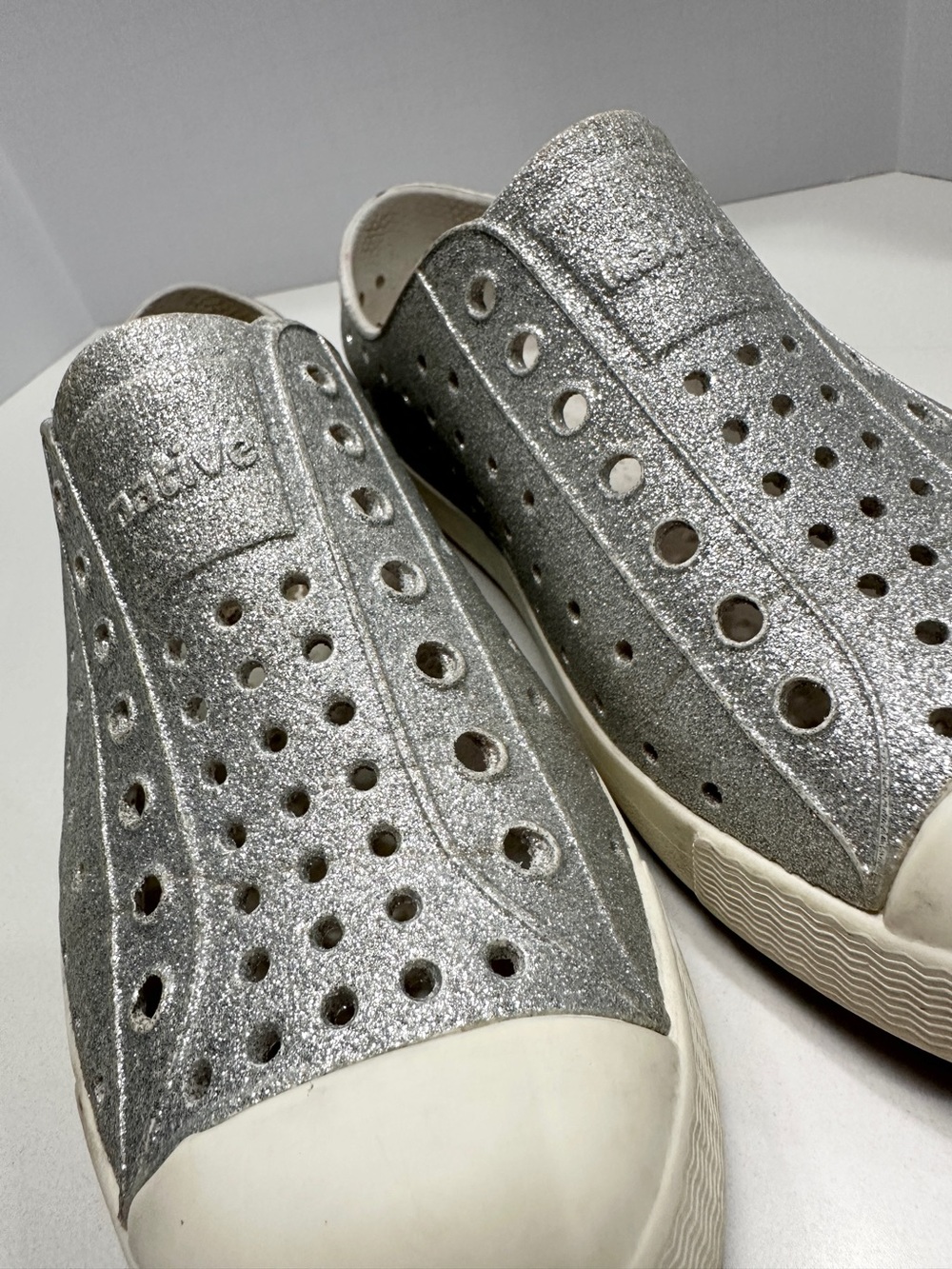 Native Silver Glitter Slip-On Water Shoes Sneakers Jefferson Size C13